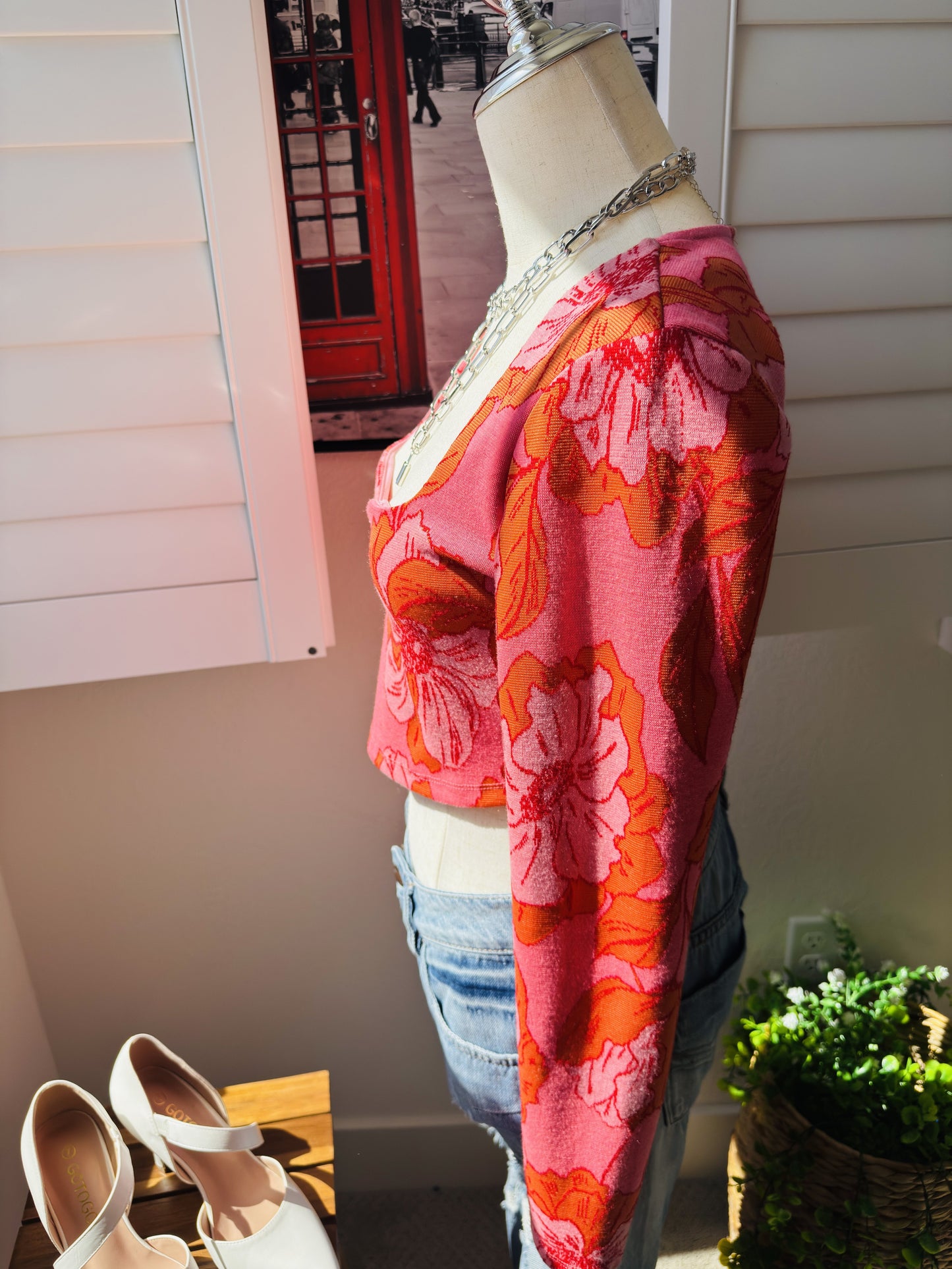 Zara Pink and Orange Floral Knit Crop Top - Size M