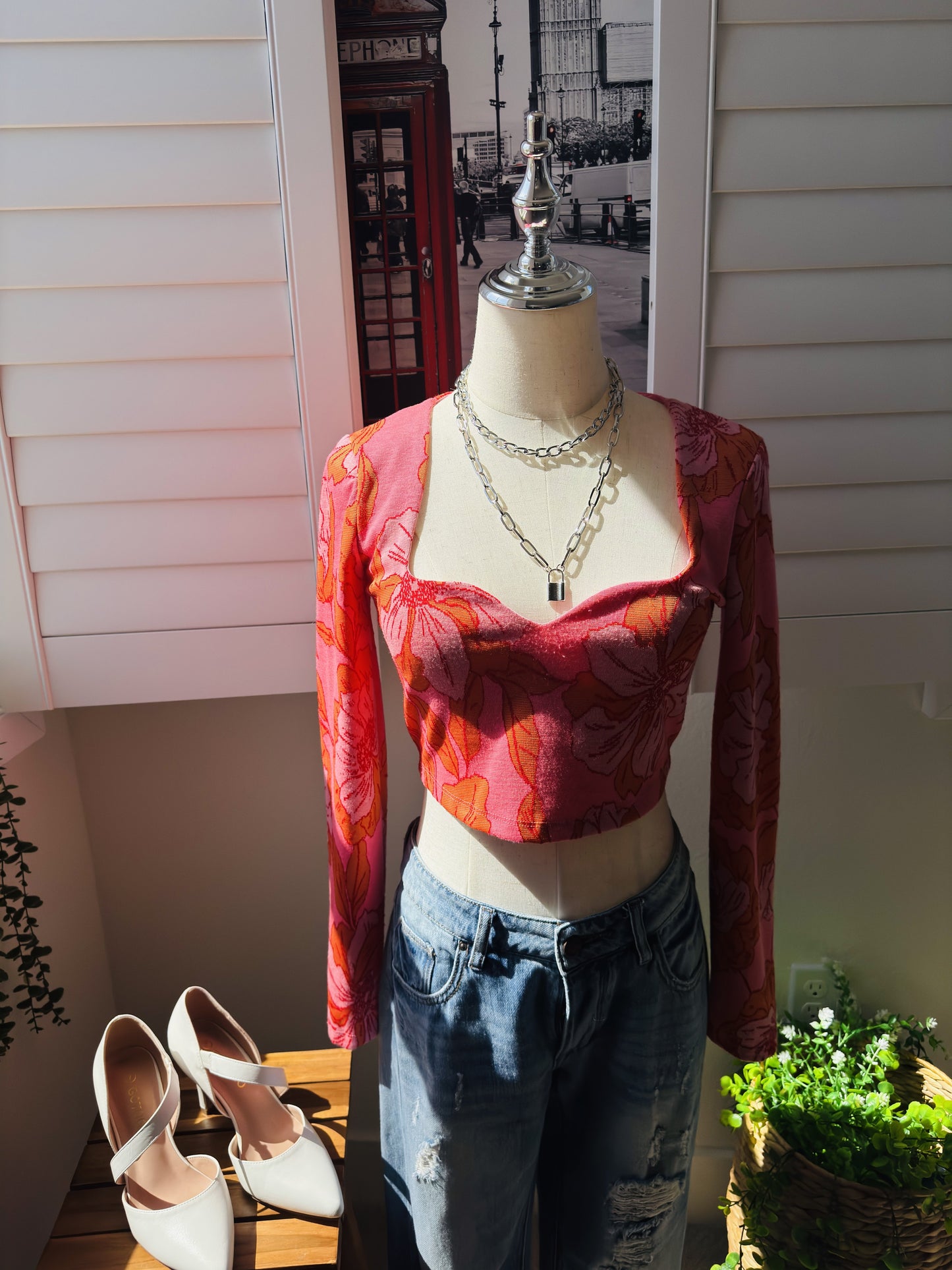 Zara Pink and Orange Floral Knit Crop Top - Size M