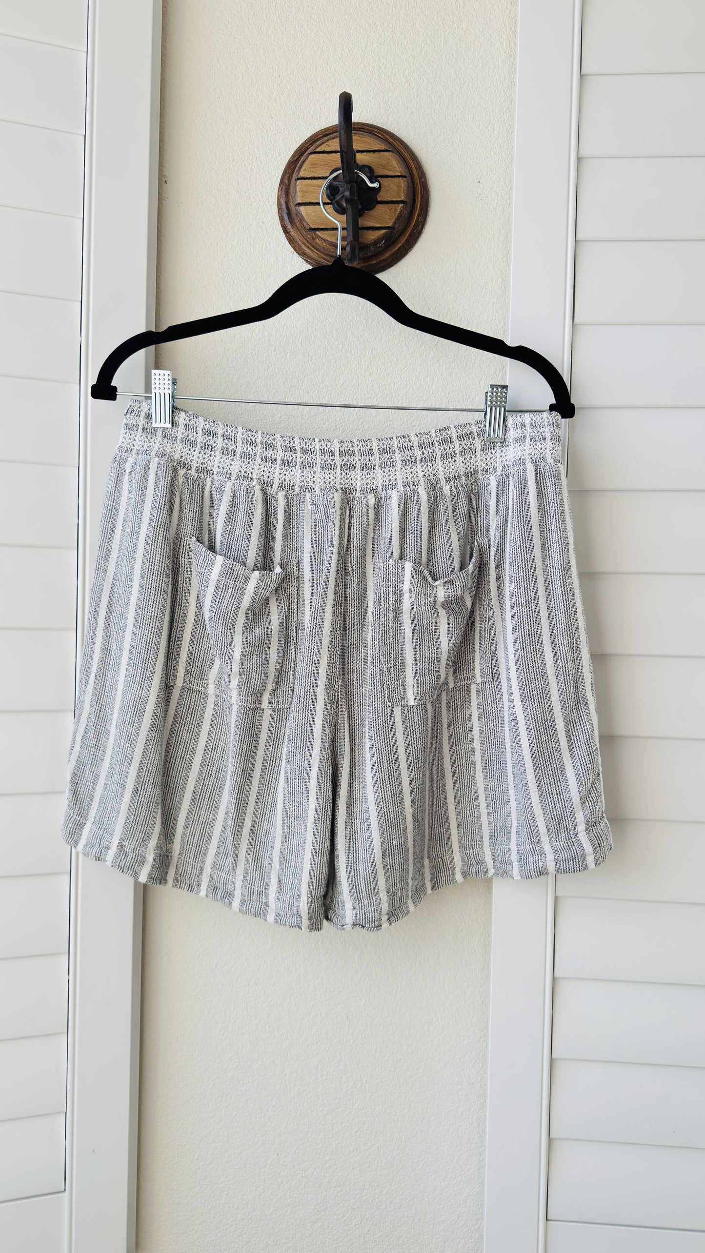 Briggs Striped Smocked Waist Shorts - Size XL