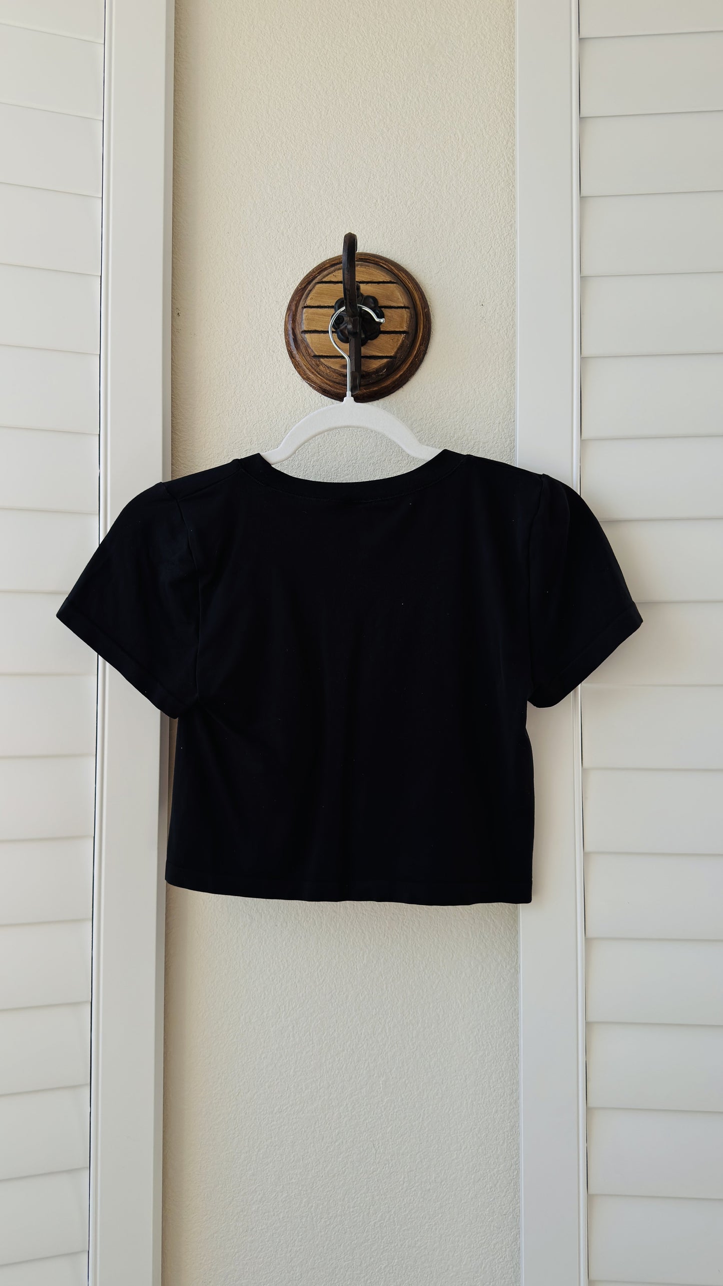 Aritzia Seamless Crewneck Crop Tee Black - Size L