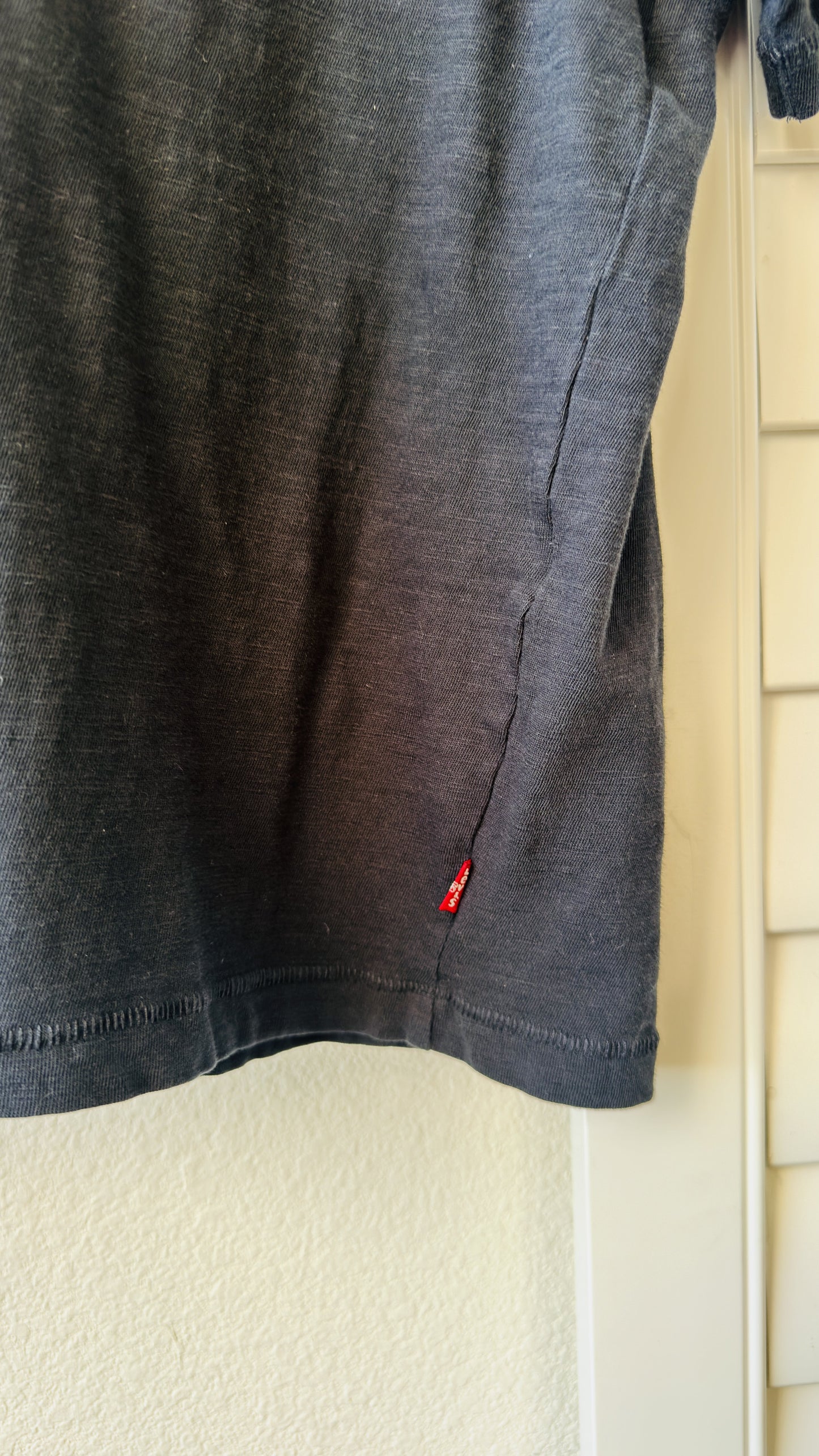 Levi's Black Raglan Short Sleeve T-Shirt - Size S