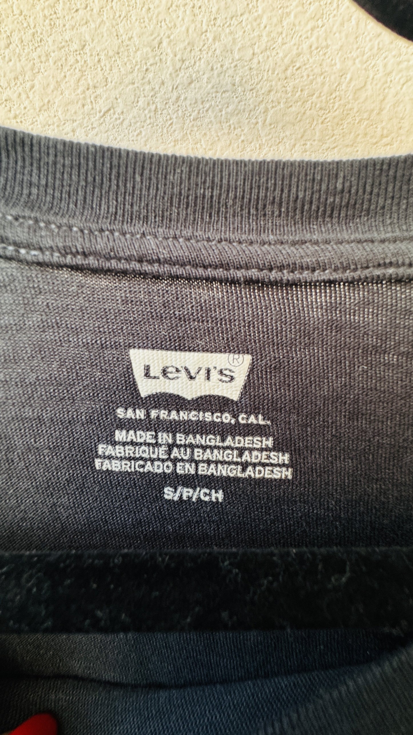 Levi's Black Raglan Short Sleeve T-Shirt - Size S