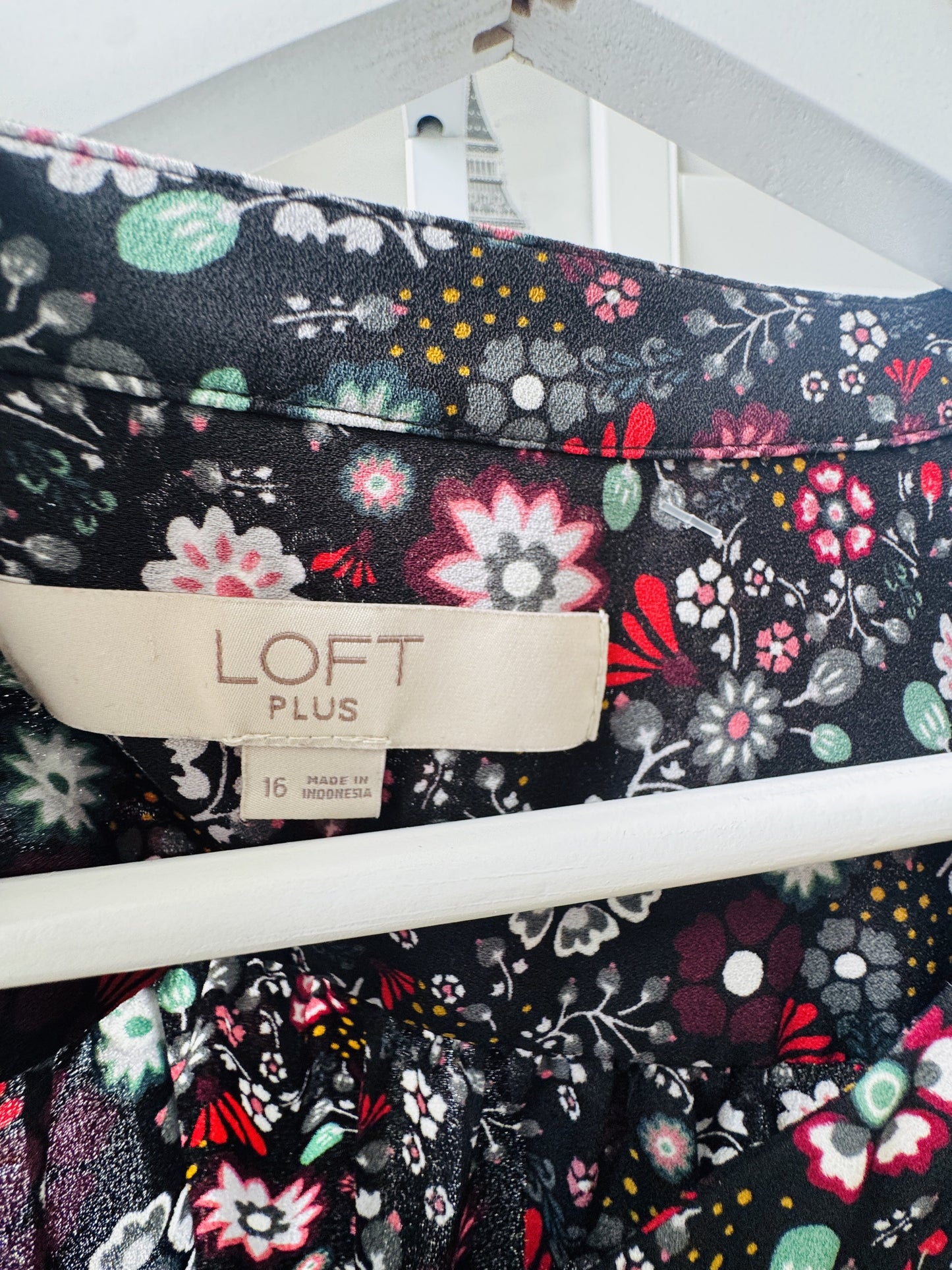 Loft Plus Black Floral Button-Down Long Sleeve Blouse Size 16