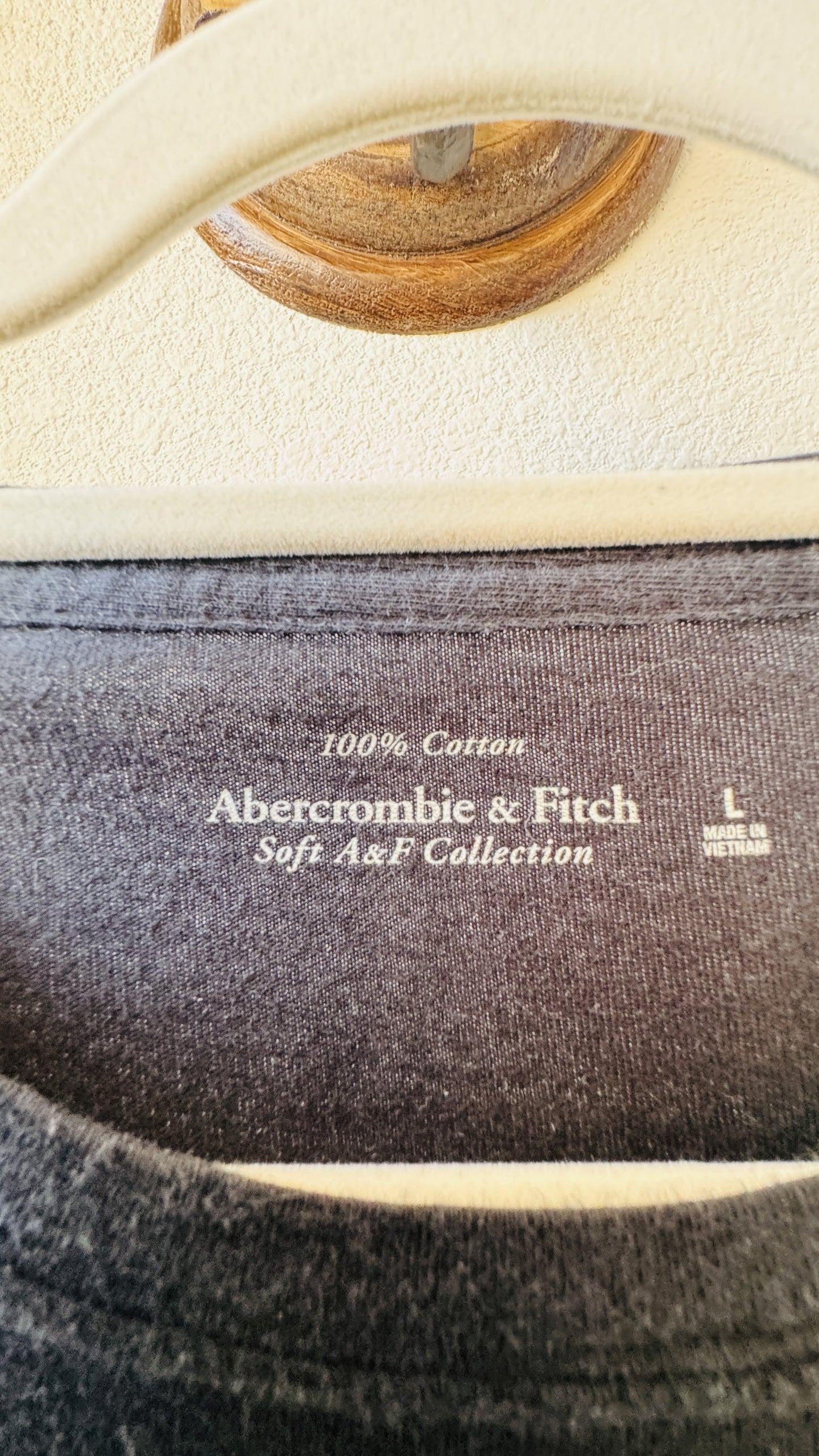 Abercrombie & Fitch Black Cropped Elastic Hem Tee - Size L