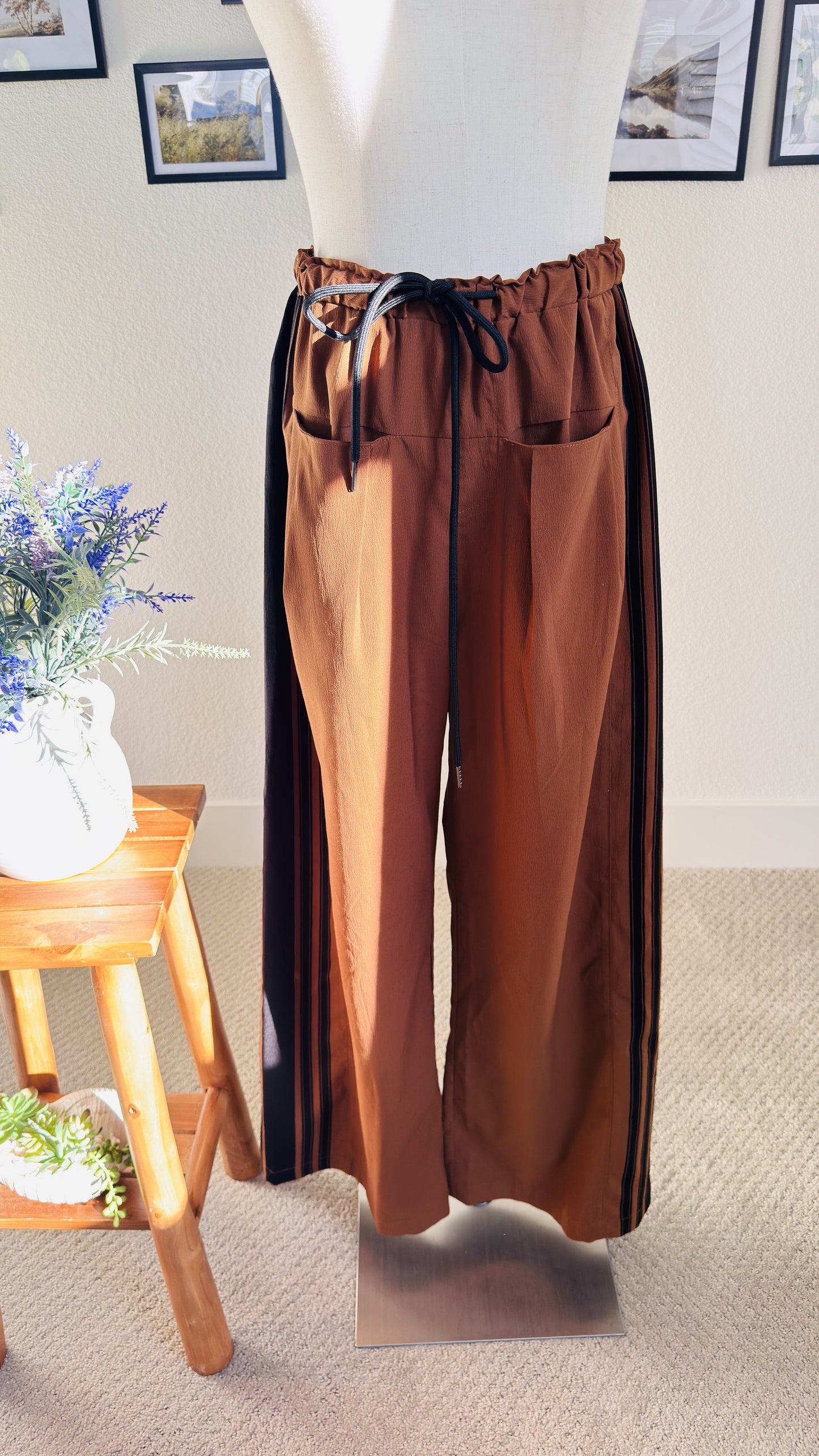 Boutique caramel brown Side-Stripe Wide-Leg Pants - Size M