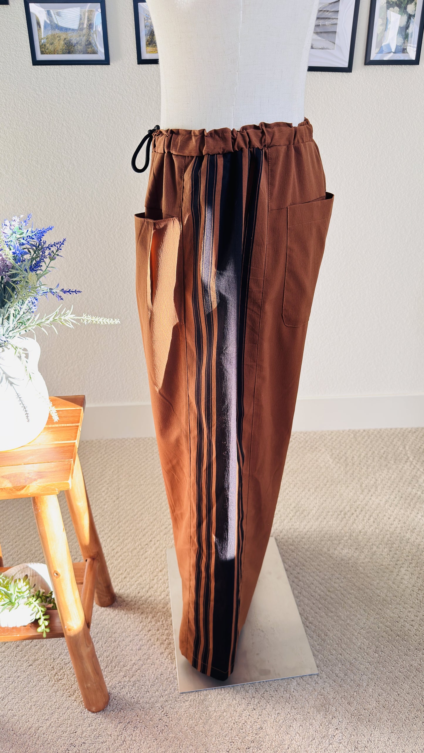 Boutique caramel brown Side-Stripe Wide-Leg Pants - Size M