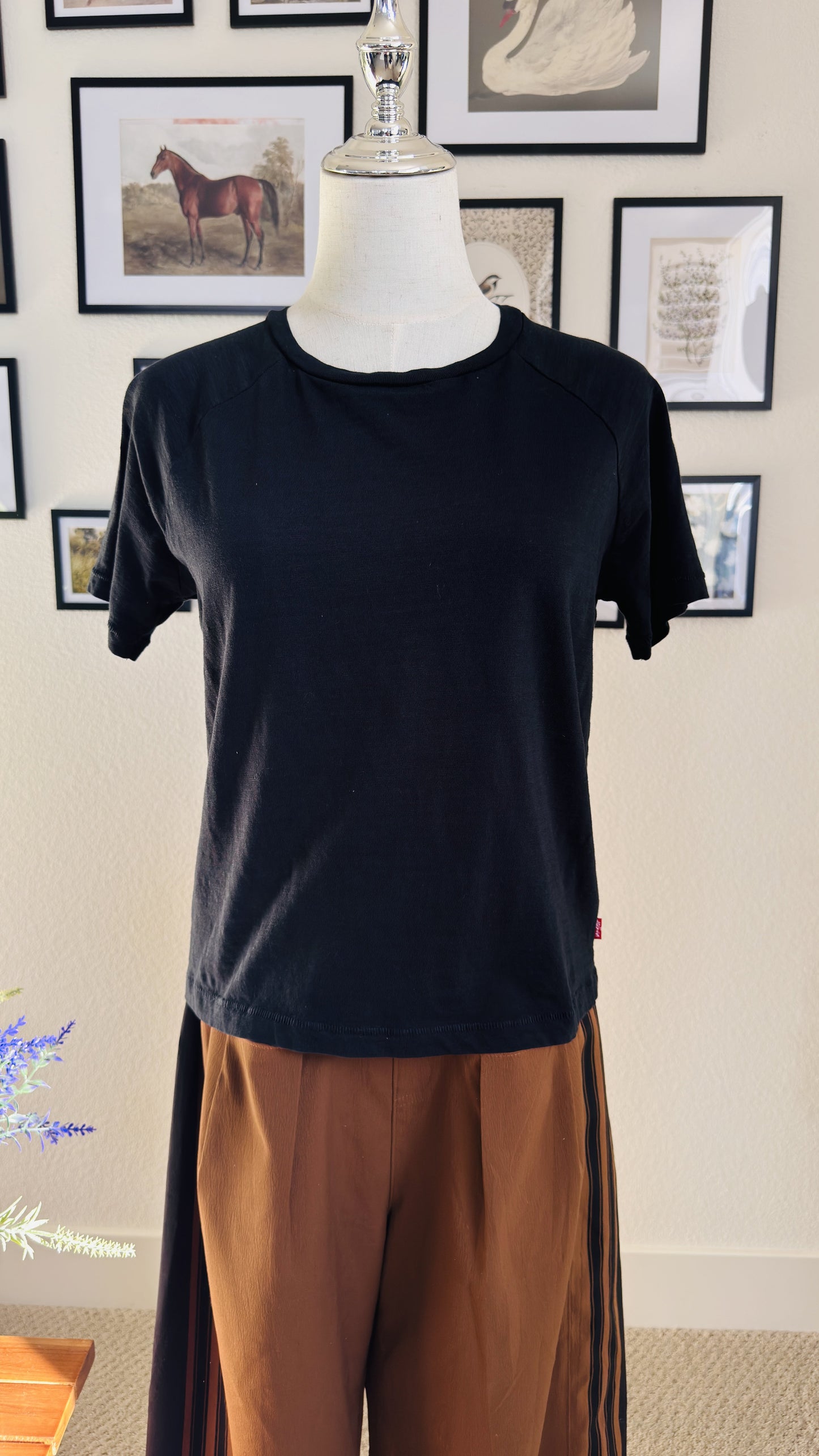 Levi's Black Raglan Short Sleeve T-Shirt - Size S