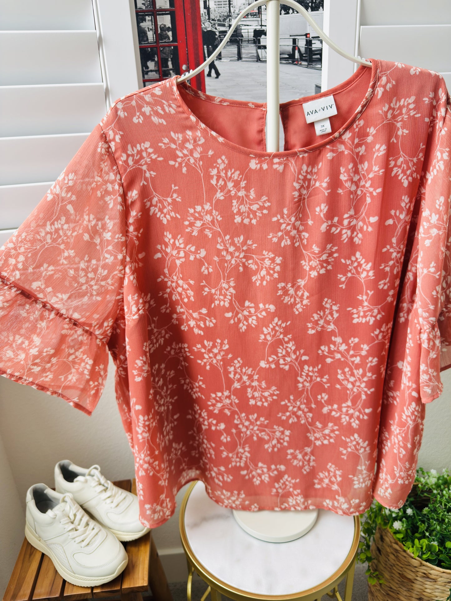 Ava & Viv Floral Tiered Sleeve Keyhole Back Blouse Coral Size 3X