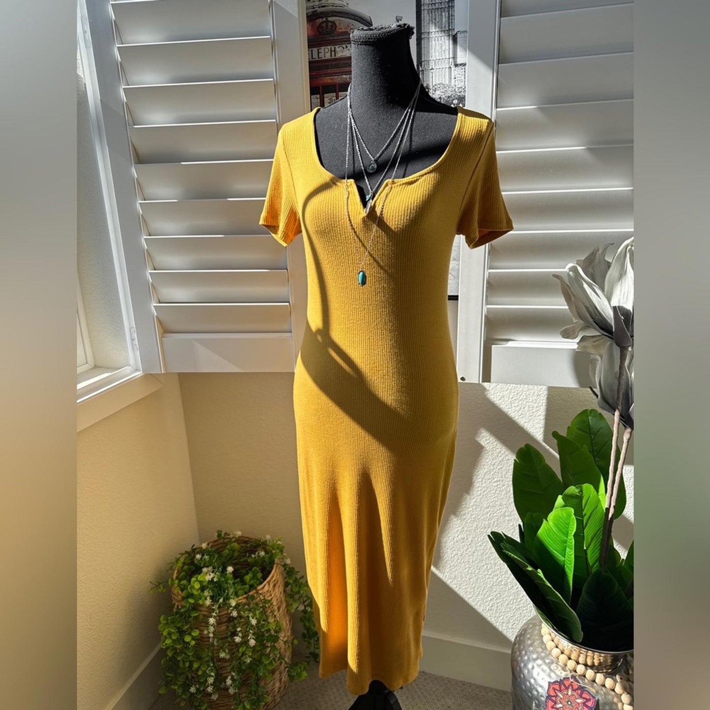 Pull&Bear Mustard Midi Dress. Size M