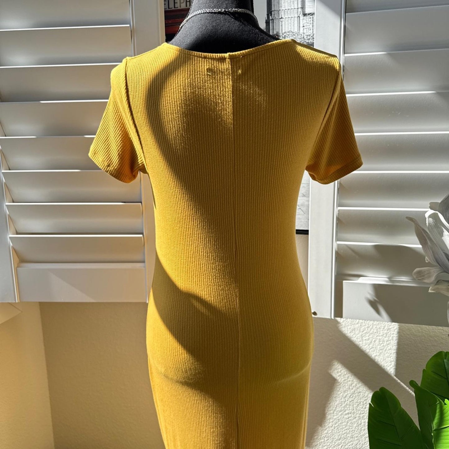 Pull&Bear Mustard Midi Dress. Size M