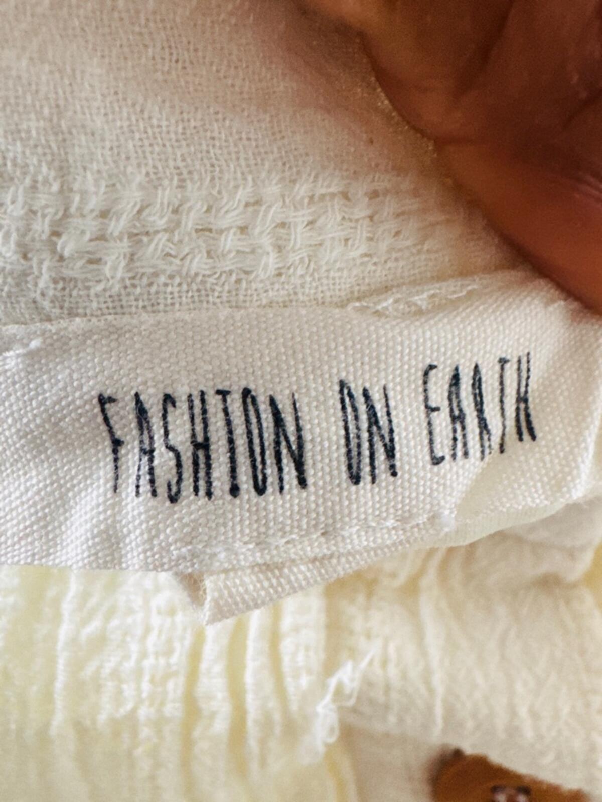 Fashion On Earth. Size S.Cream Button-Front Midi Skirt with Textured Fabric